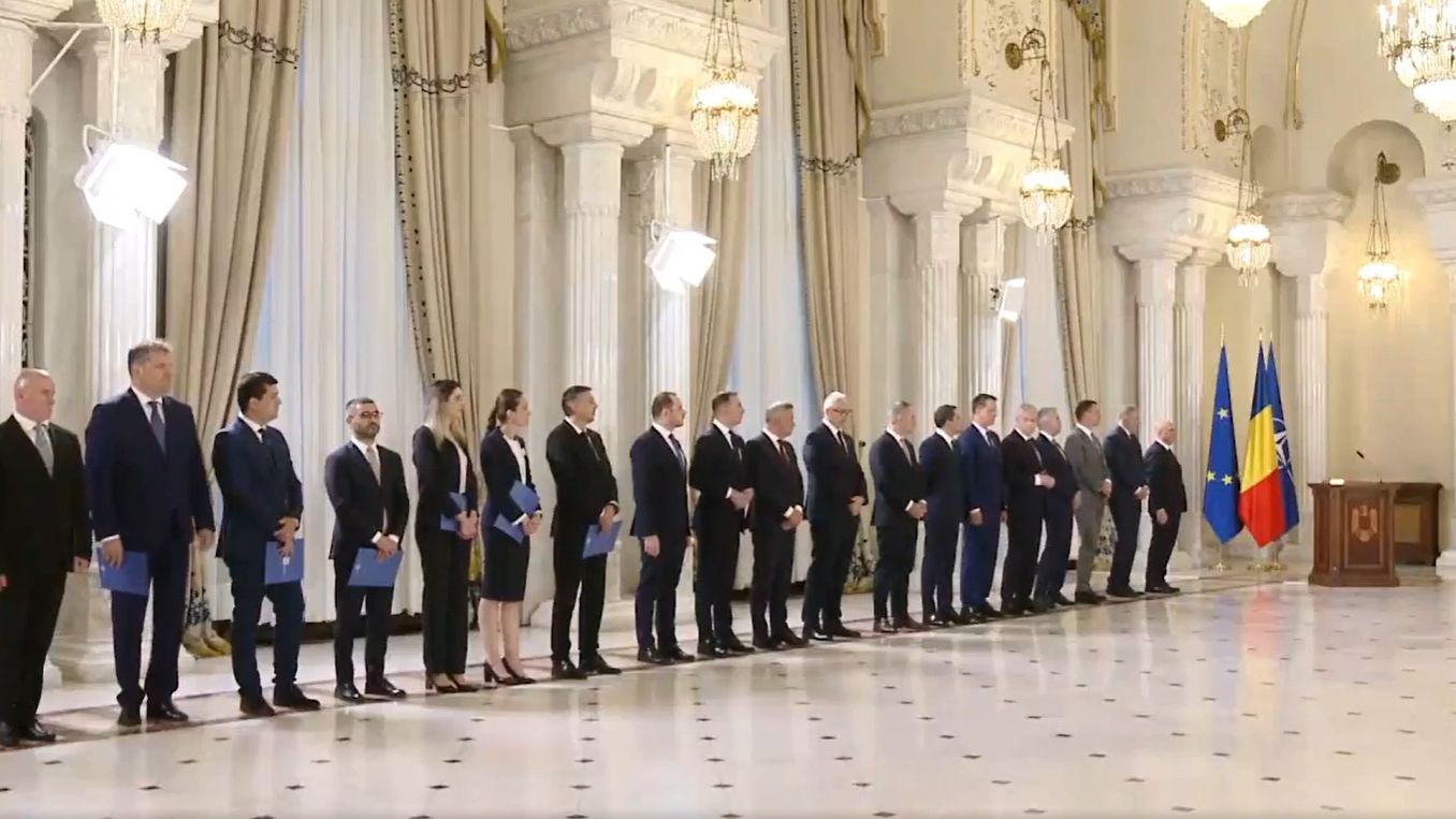 Prima decizie a Guvernului Bolojan: Să poată da legi și când Parlamentul e în vacanță