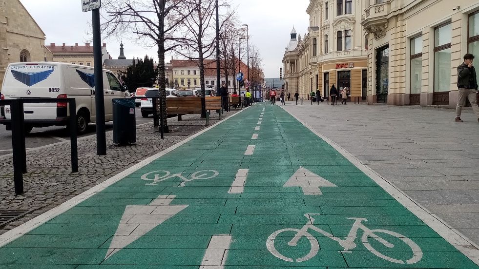 De ce nu pot fi comparate orașele București și Cluj. Dar dacă totuși cineva insistă să facă asta, Capitala pierde la multe capitole