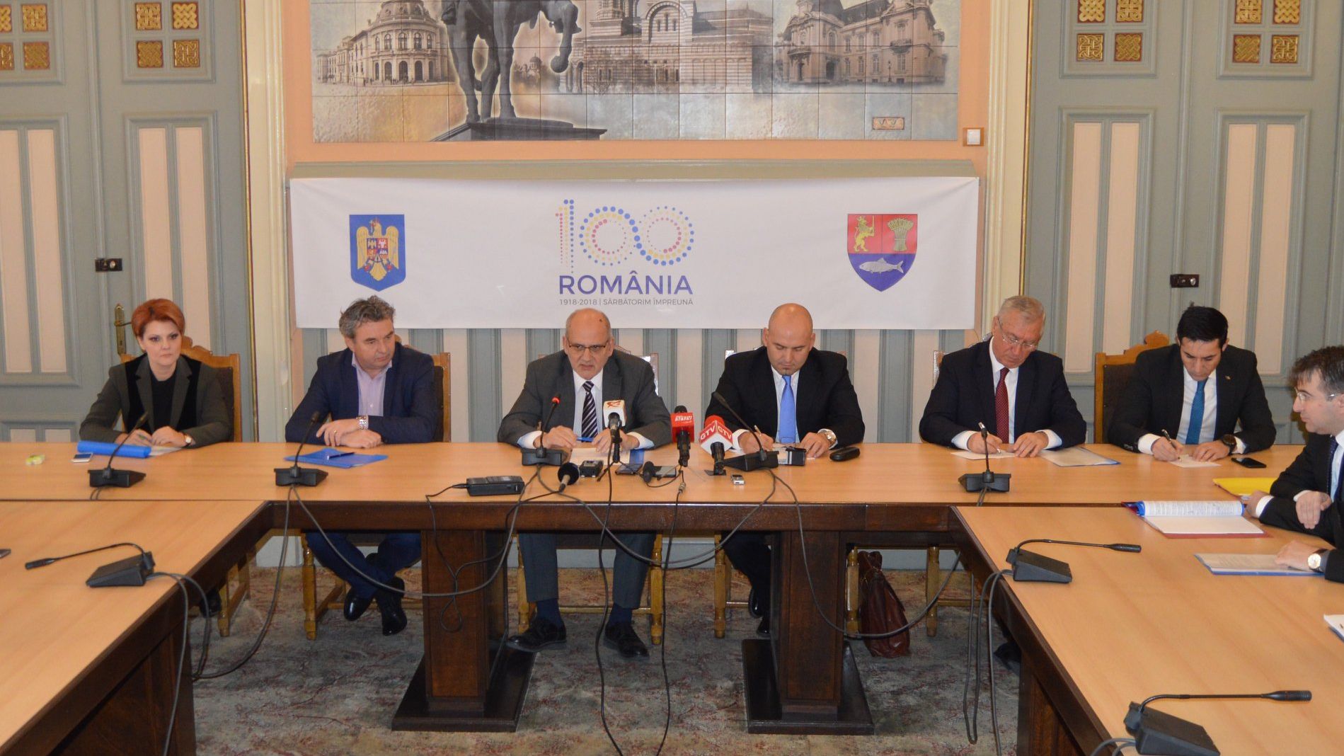 Primele 3 contracte pentru realizarea drumului expres Craiova-Pitesti au fost semnate