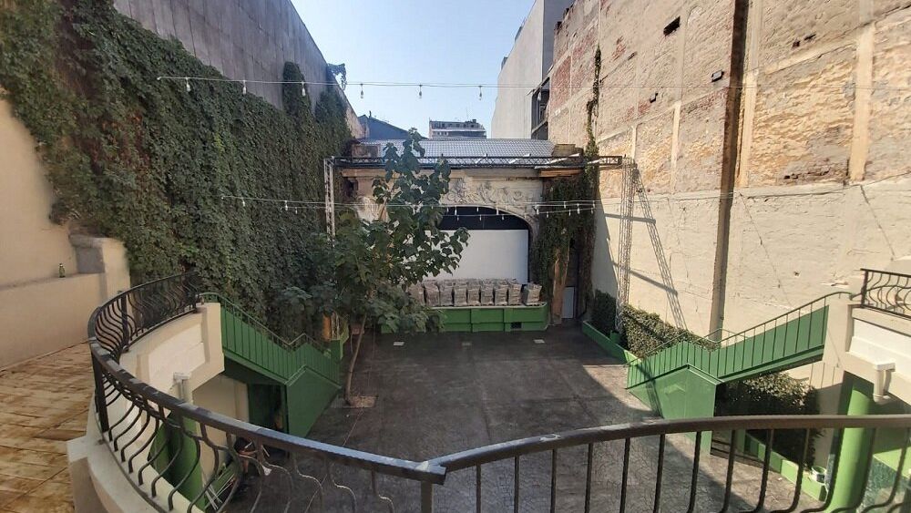 REPORTAJ: Cum încearcă o firmă privată să readucă la viață Grădina Alhambra, lăsată în paragină de statul român de 30 ani