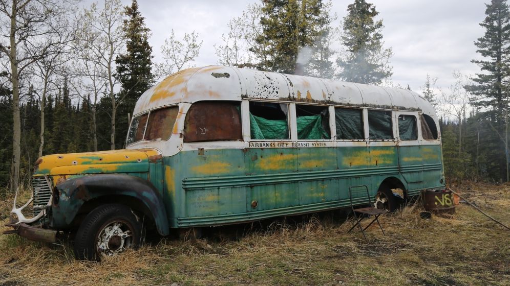 O femeie a decedat incercand sa ajunga la autobuzul abandonat care apare in filmul ''Into the Wild''