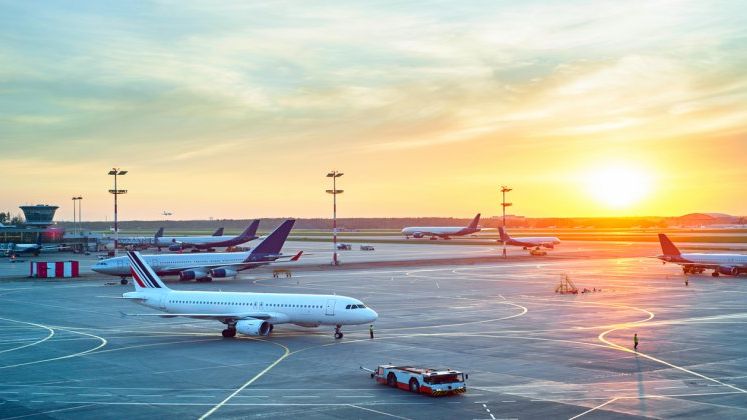 Ministerul Transporturilor: Pentru salvarea Tarom este nevoie de masuri radicale in 2017