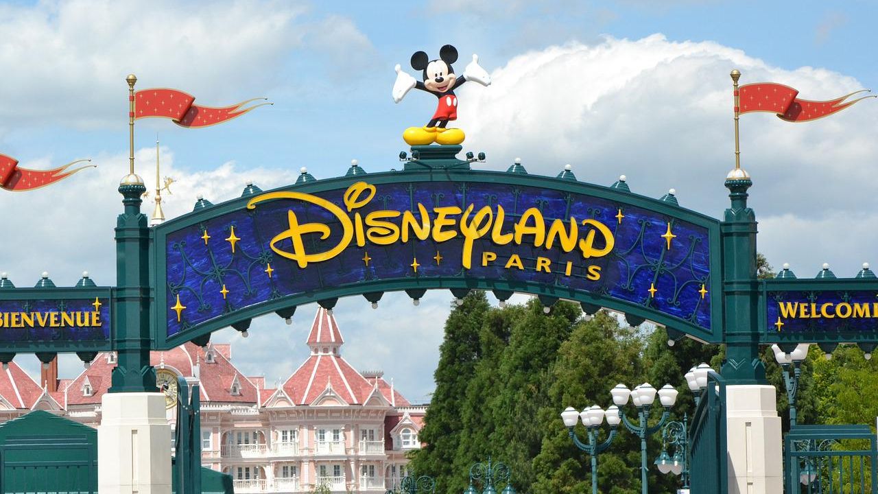 6 trucuri pentru o vizită perfectă și ieftină la Disneyland Paris