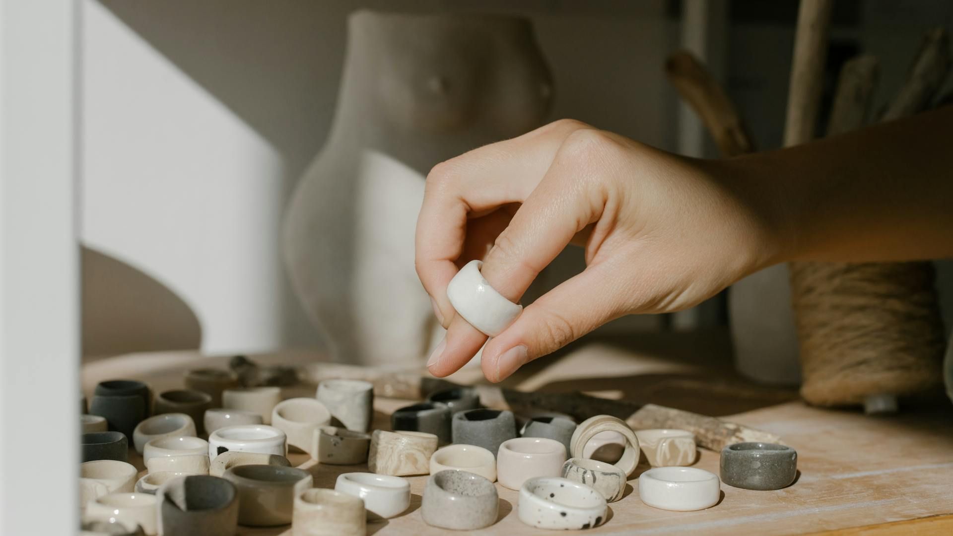 Mai mult decât un hobby: Ghidul complet pentru a-ți transforma pasiunea într-un business full-time