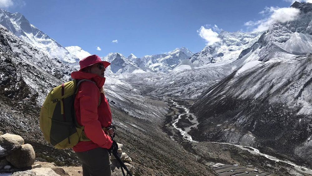 FOTO | Consultanta fiscală care a urcat pe Everest și Kilimanjaro: Dacă vom continua să dăm bani pe pensii, România se duce în cap