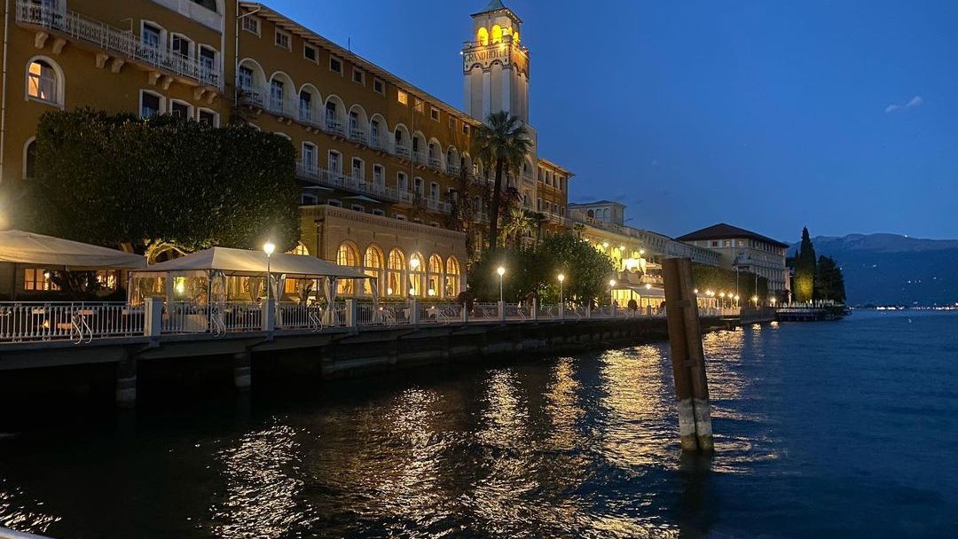 FOTO: Cum arată hotelul fraților Pavăl din Italia - Gardone și-a deschis ușile pentru noul sezon