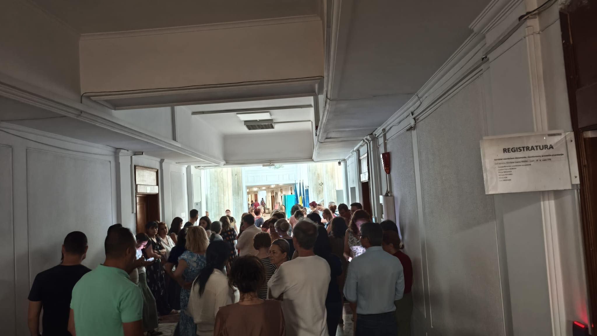 Cum își apără bugetarii sporul pentru condiții vătămătoare: „Închidem instituția și ne ducem acasă”