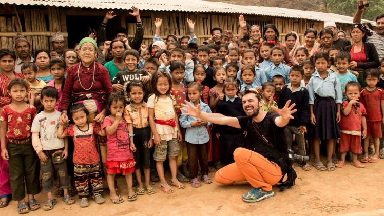 Alex Gavan, alpinistul roman care a construit doua scoli in Nepal, dupa cutremurul din 2015