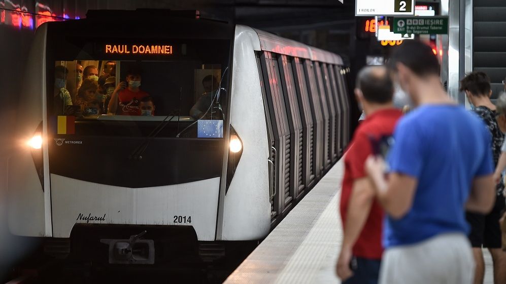 Incident grav la metrou. Un călător a căzut în calea de rulare