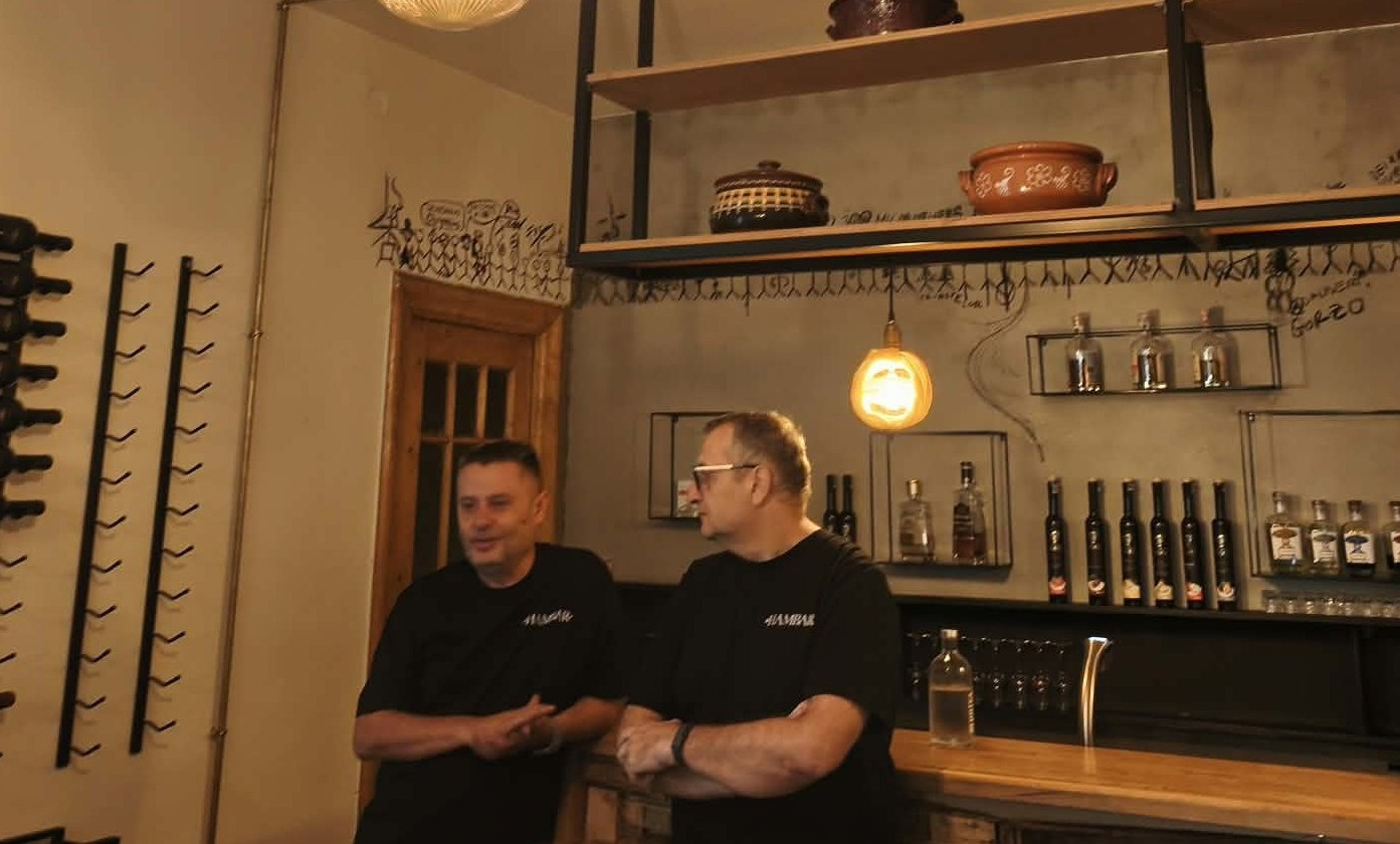 De la Tazz și Profi, direct în Hambar. Doi foști șefi lansează un marketplace online cu produse românești