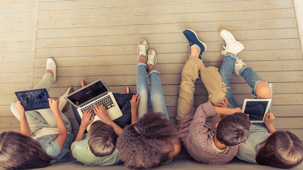 Prof. Univ. Dr. Răzvan Bologa, Facultatea de Cibernetică: O mare parte dintre profesiile de peste 10 ani NU s-au inventat încă. Tinerii au nevoie de abilități în IT