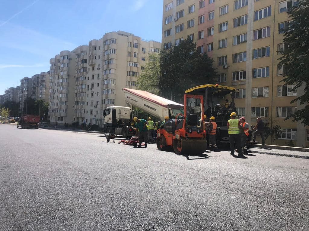 A început asfaltarea Pasajului Doamna Ghica. Când se va putea circula pe el - Imagine 5