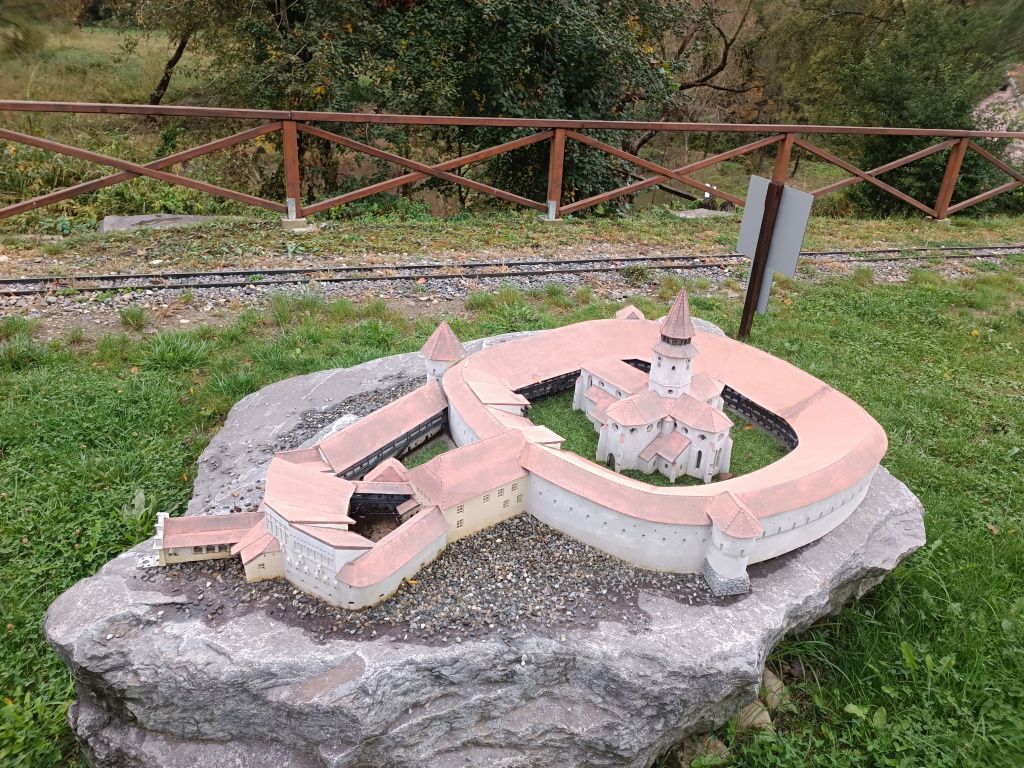 GALERIE FOTO: Parcul Mini Transilvania sau cum să faci un tur în Ardeal în mai puțin de o oră - Imagine 7