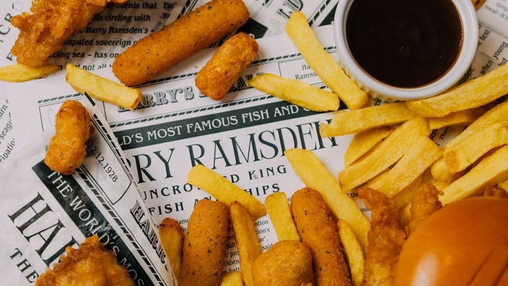 Harry Ramsden’s se deschide într-un mall din București: clienții pot prinde porții de fish and chips la 5 lei