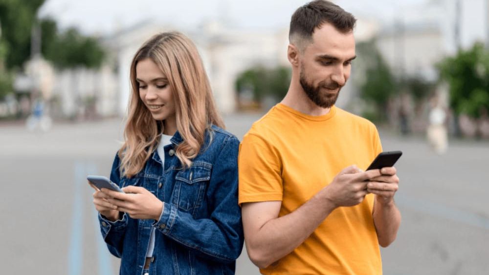 Generația care gândește smart: tinerii din ziua de azi aleg telefoane second din motive raționale