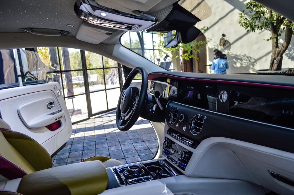 GALERIE FOTO | Rolls-Royce aduce mai multe premiere europene importante la București - Imagine 43