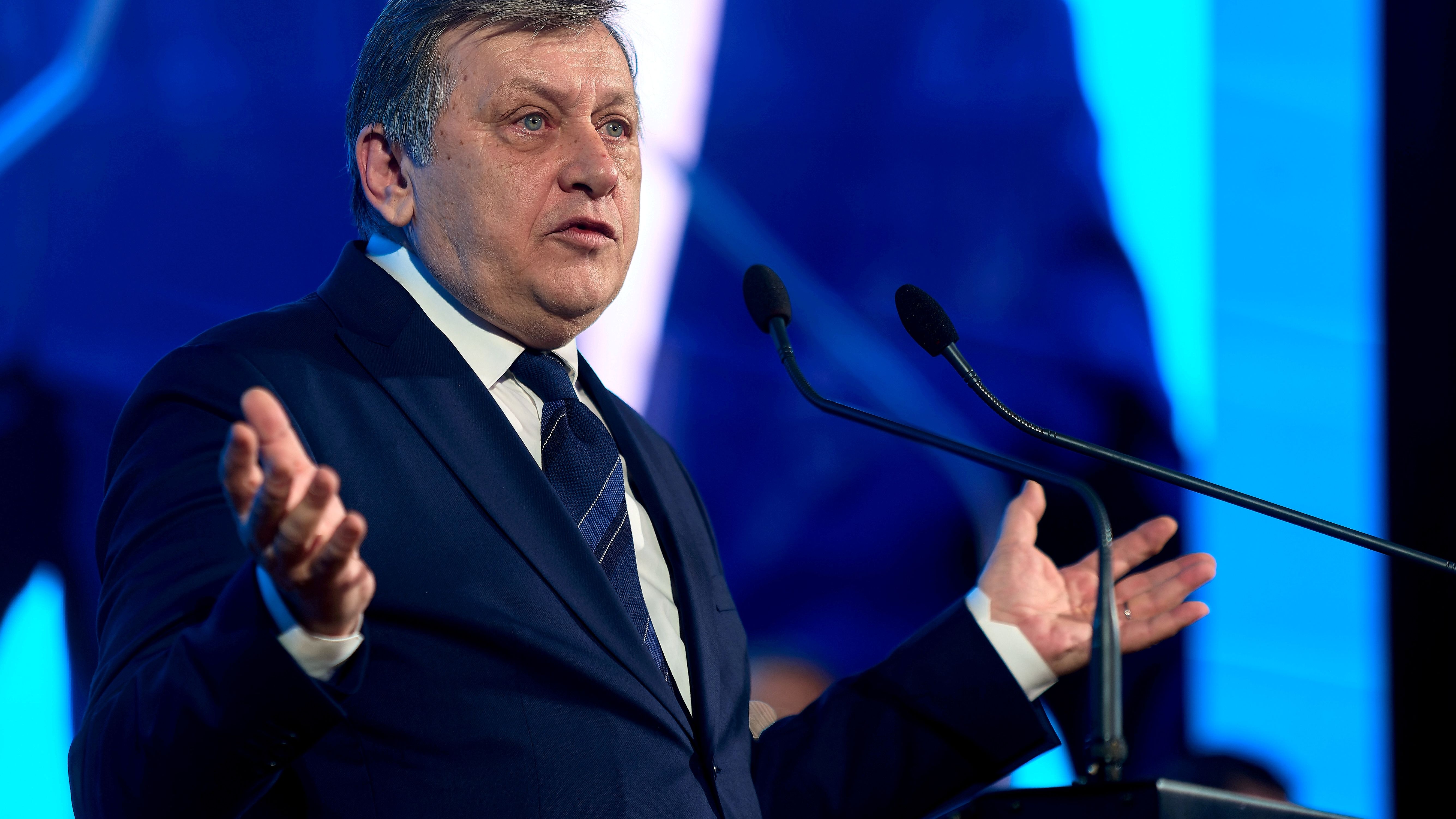 Antonescu, la congresul PSD: Partidele nu sunt minunate, dar dispariția lor înseamnă dispariția democrației