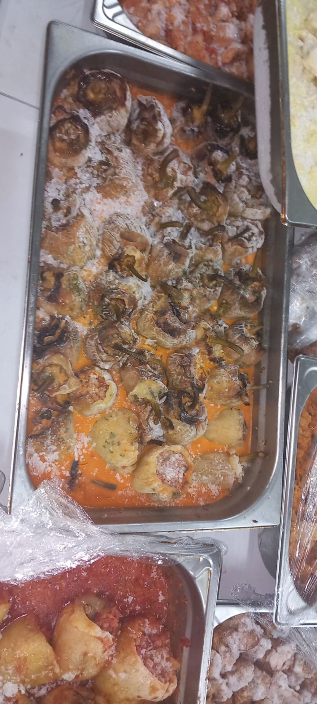 FOTO | Piedone a închis restaurantul din Parlament: Aleșii rămân fără cantină timp de 6 luni - Imagine 2