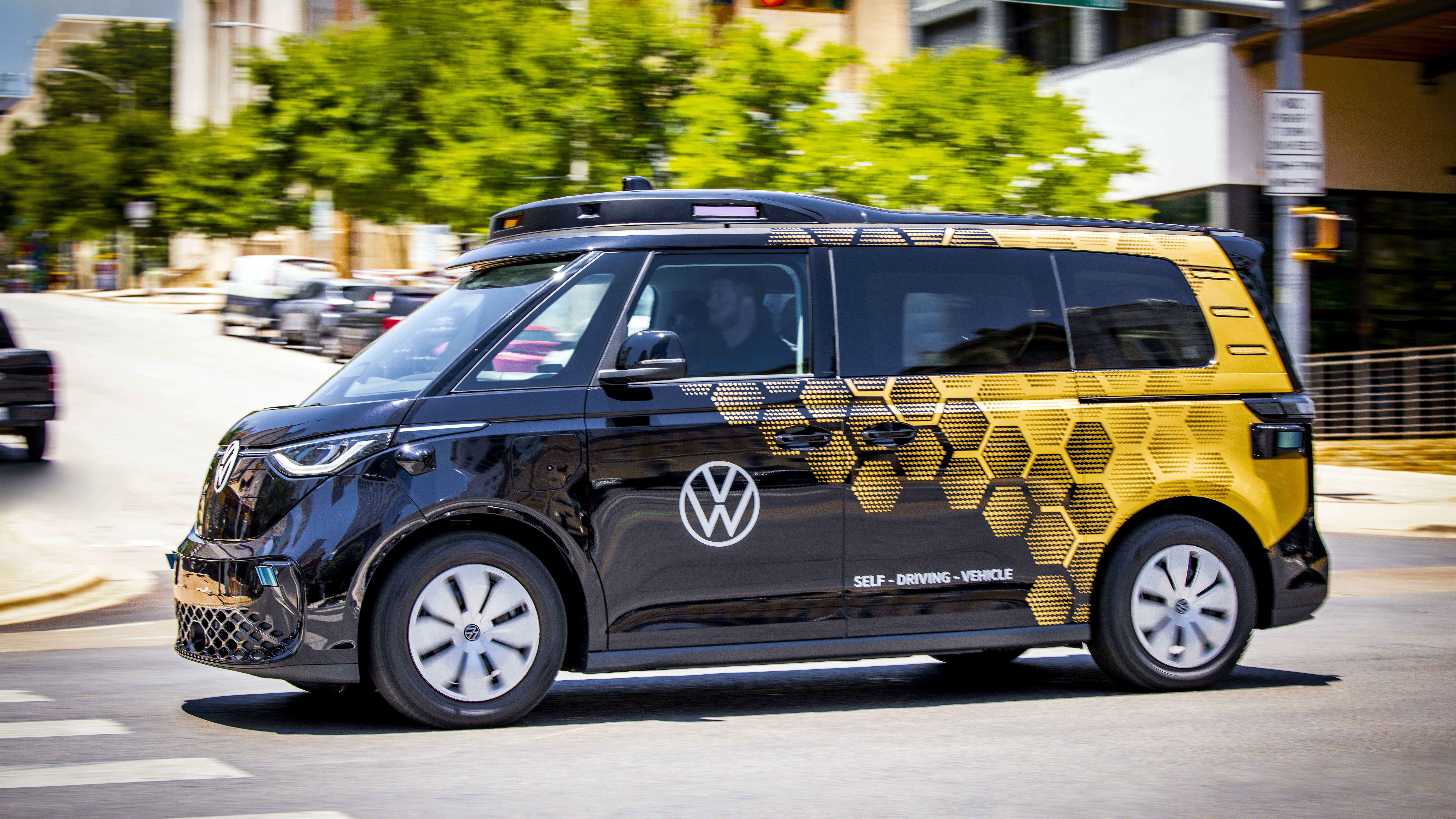 Volkswagen va folosi un taxi autonom în Hamburg. Mașina are nevoie de rețeaua 4G