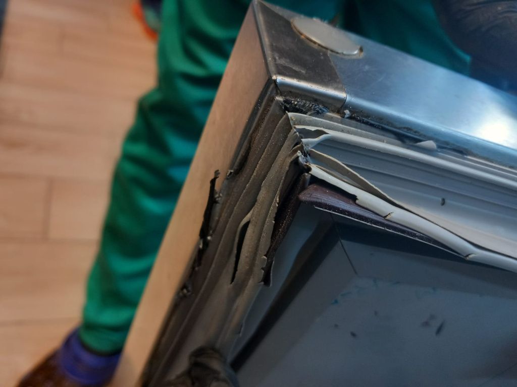 GALERIE FOTO: Controale ANPC la un cunoscut lanț de patiserii - Imagine 3