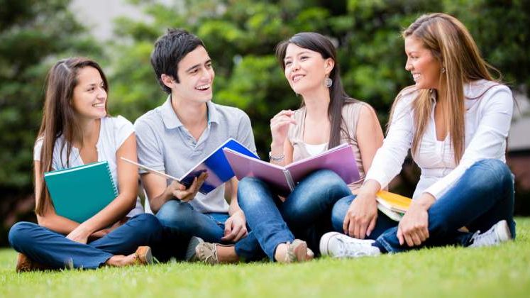 Ministerul Educatiei: bursele studentilor se acorda si in timpul vacantei de vara