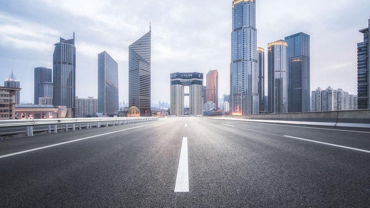 Lockdown dur în Shanghai, unde oamenii stau închiși în case de săptămâni întregi. ”Controlați-vă dorința inimii de libertate”