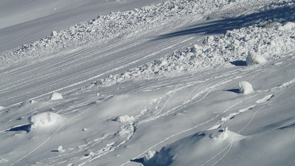 Risc iminent de avalanşă în masivele Parâng, Retezat şi Vâlcan