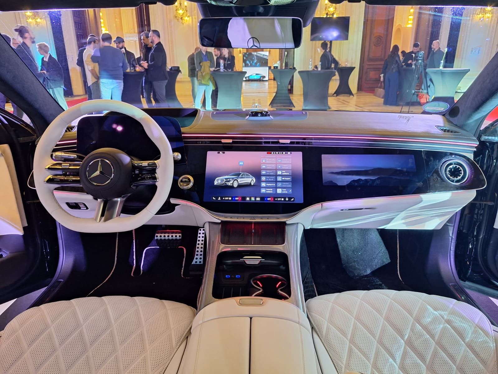FOTO | Mercedes-Benz aduce în România versiunea facelift a Clasei S. Care sunt noutățile - Poza 11