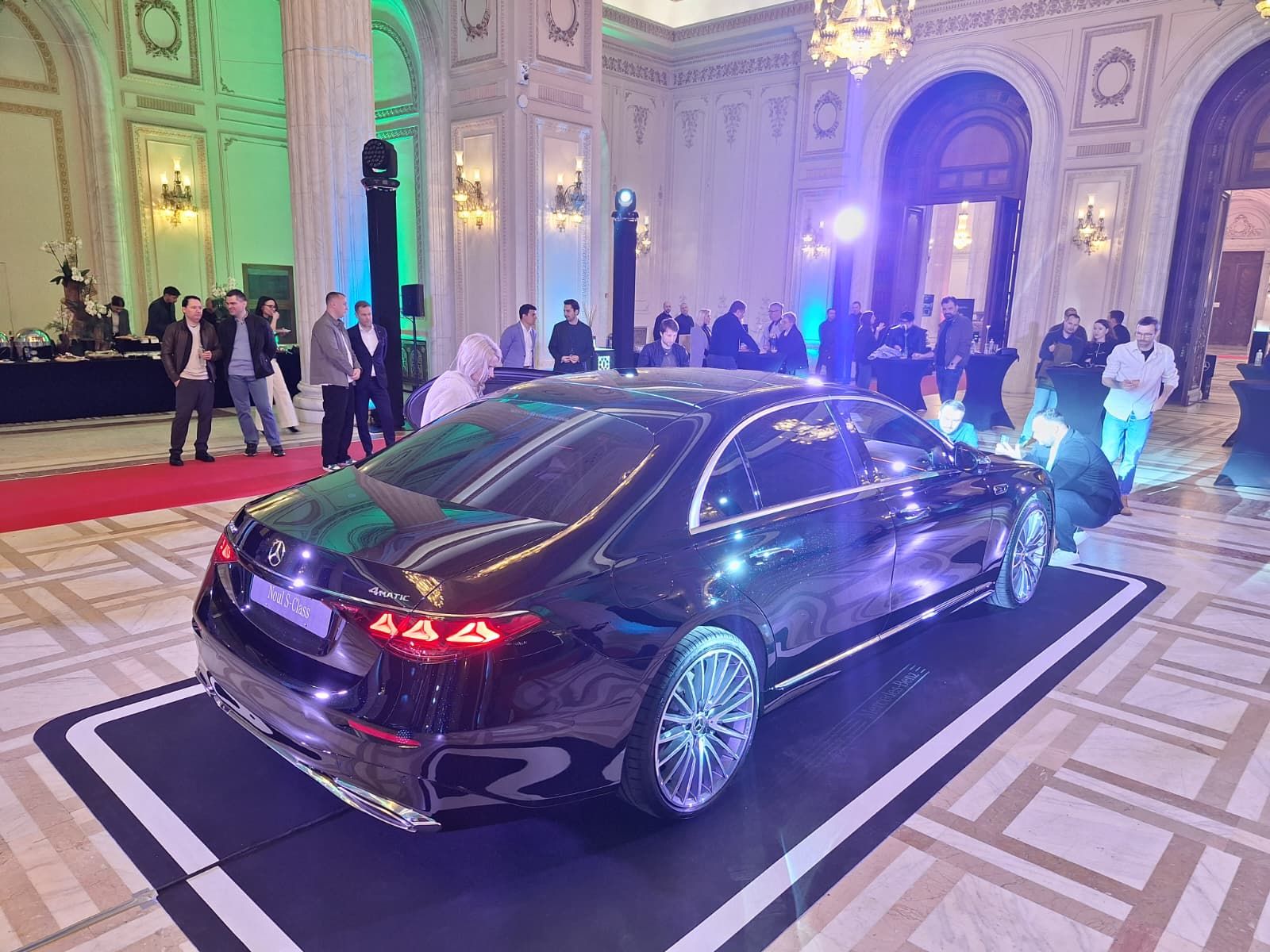 FOTO | Mercedes-Benz aduce în România versiunea facelift a Clasei S. Care sunt noutățile - Poza 6