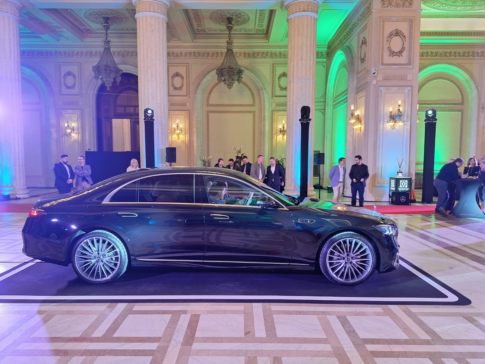 FOTO | Mercedes-Benz aduce în România versiunea facelift a Clasei S. Care sunt noutățile - Poza 5