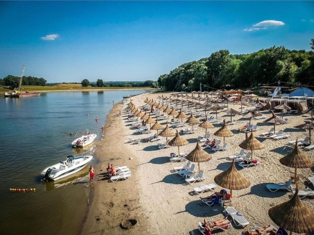 Plaja Pod 4 Sursă foto: Facebook/Plaja Pod 4