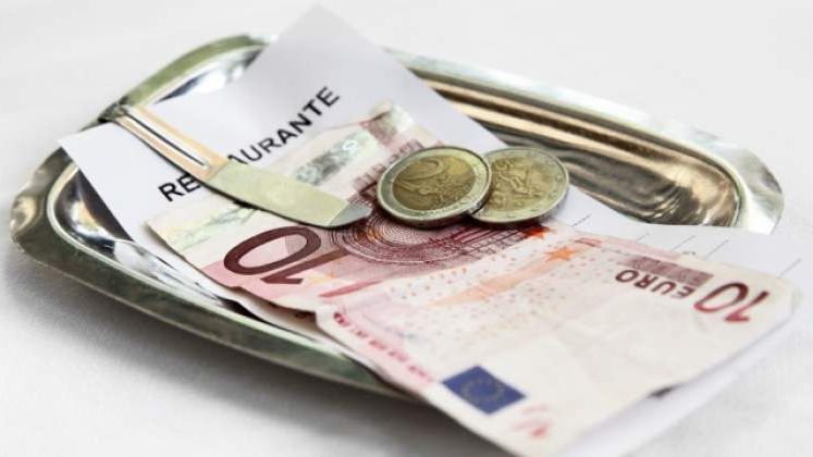 Fiscul va rambursa companiilor TVA de 735 milioane lei in august