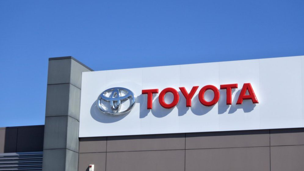 Toyota va reduce producția de mașini cu 40% în septembrie