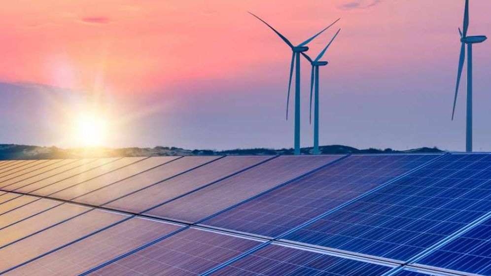 Grecii, tot mai activi pe piața energiei verzi din România. Două proiecte eoliene și fotovoltaice, preluate