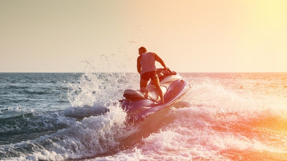 Dezvăluiri despre cheltuielile fostului președinte al Braziliei: Cu jet-ski-ul când țara era inundată