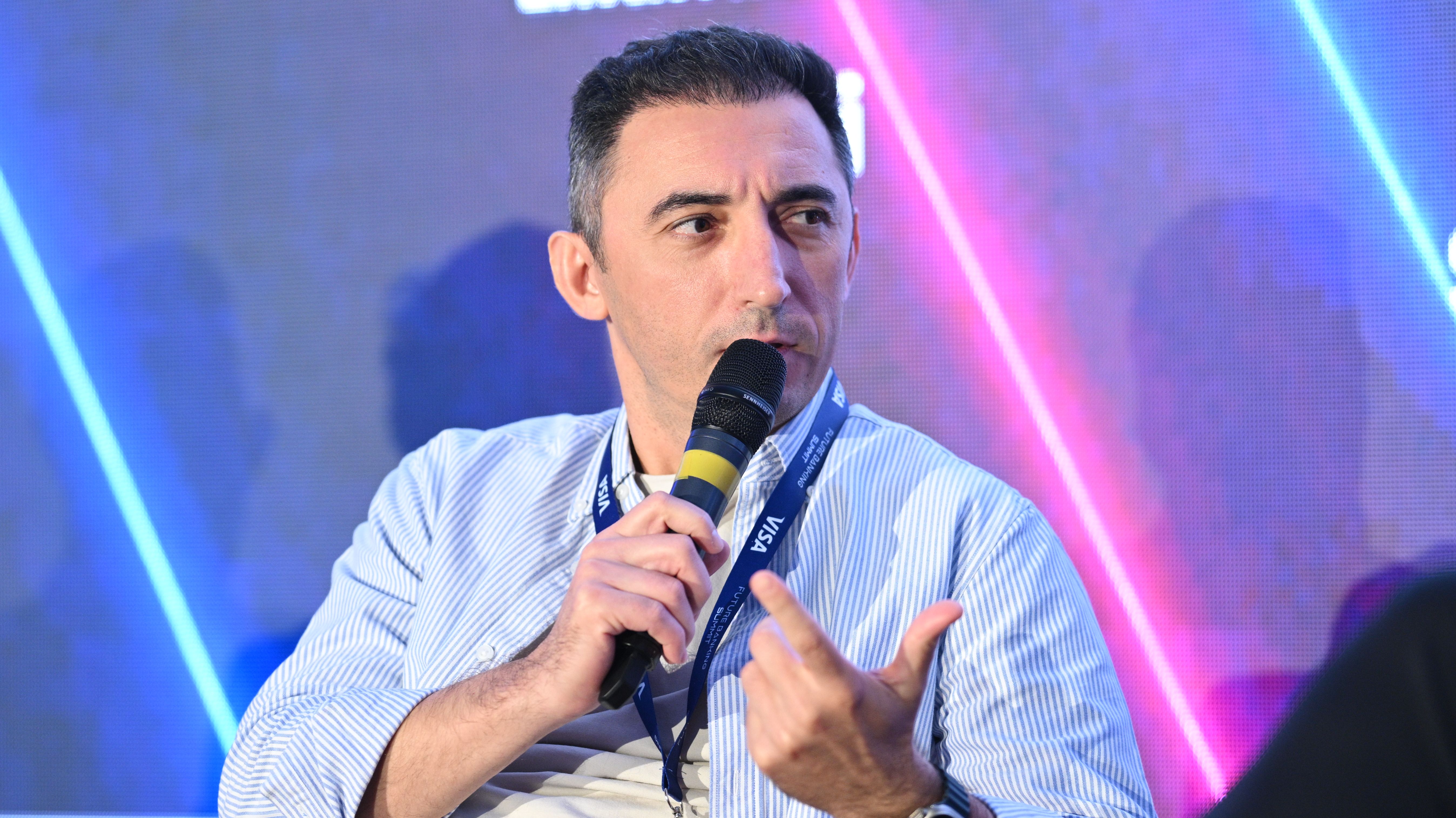 Cum va schimba inteligența artificială munca în bănci. Dan Cristea, Lead AI Innovation BCR: Lumea încă nu înțelege ce înseamnă partea de agenți