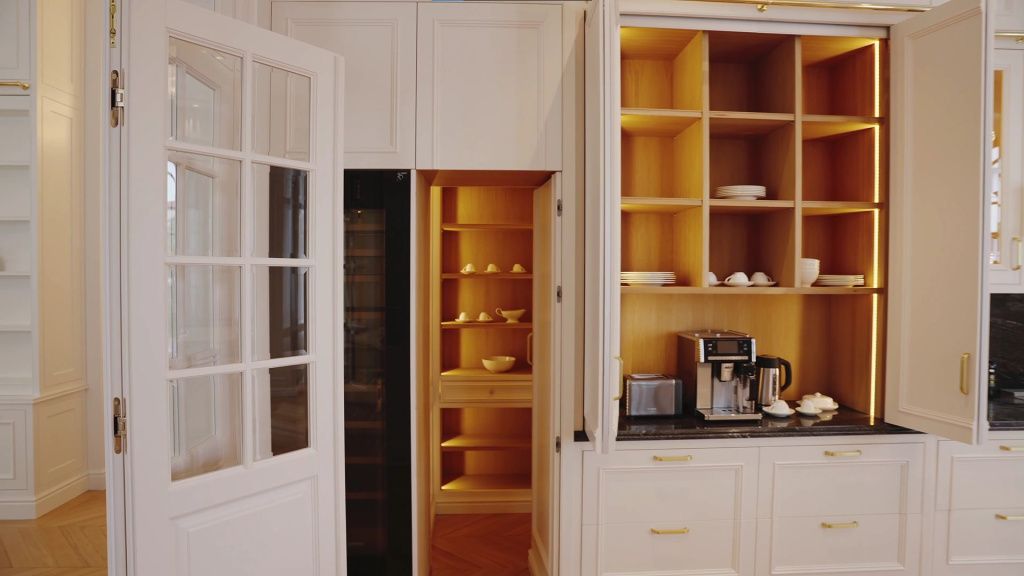 Cum arată un apartament de 2,5 milioane de euro din centrul Capitalei - Imagine 34