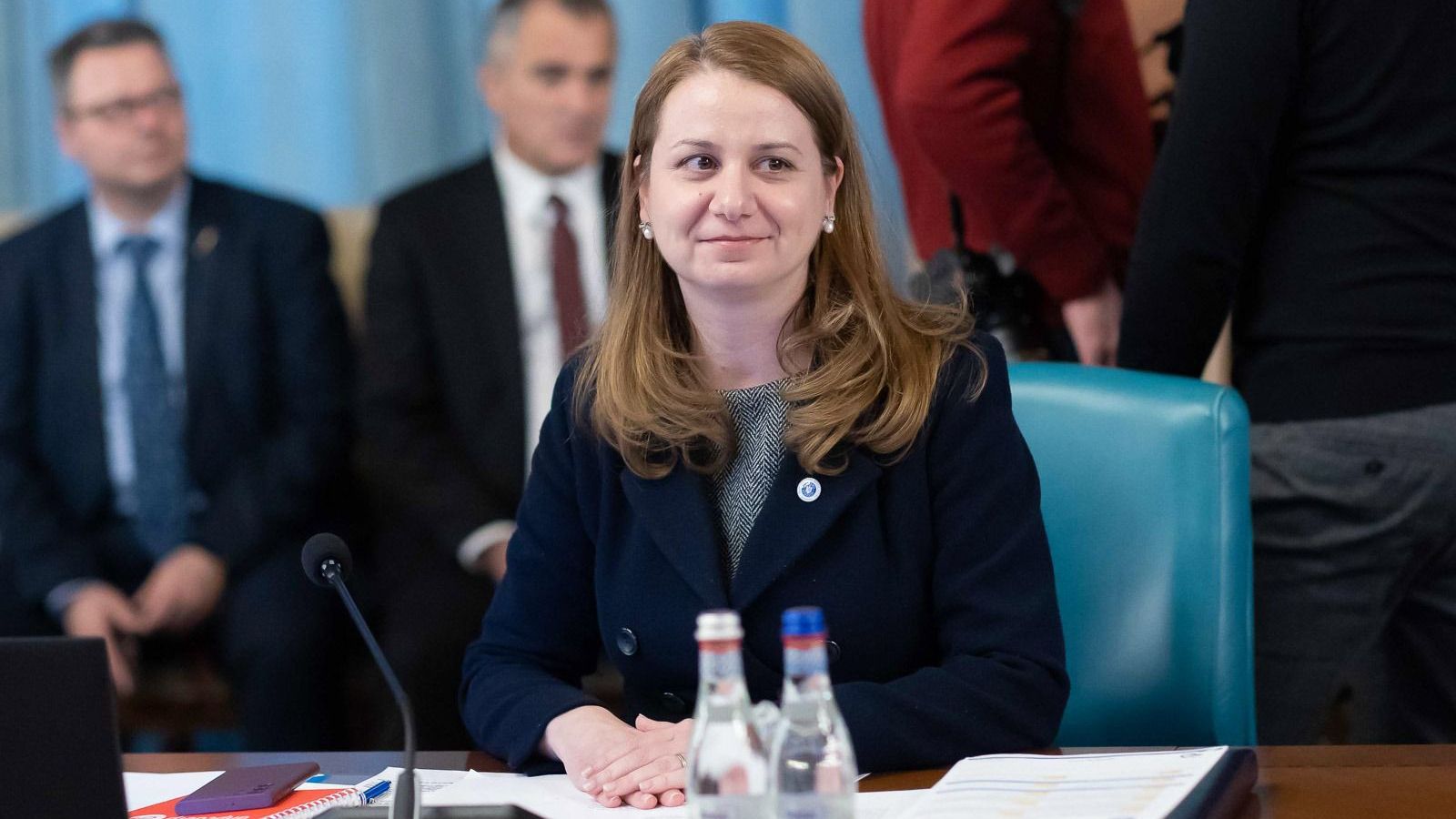 Deca: Cerințele dascălilor sunt îndreptățite, susțin un salariu mai mare pentru profesori