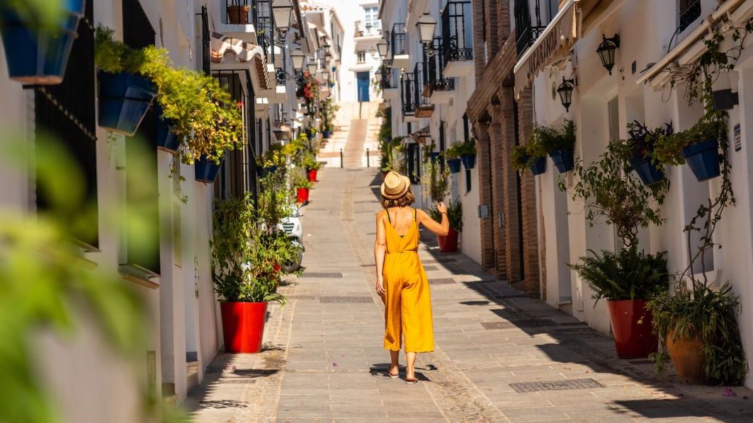 Hello Holidays lansează vacanțe pentru turiștii cu bani: cât costă un circuit premium în Nisa, SUA sau Andaluzia