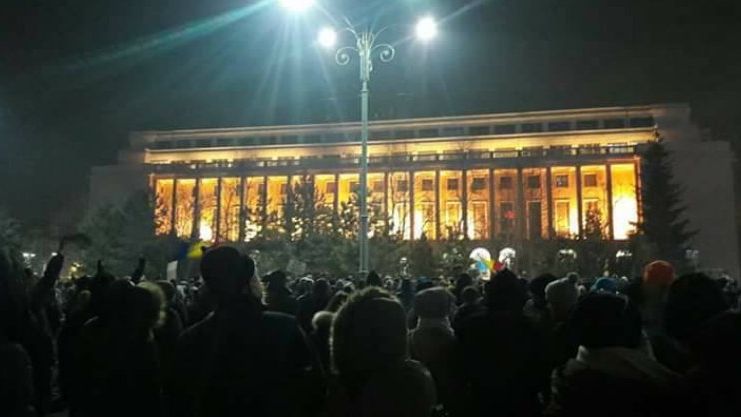 CE. subliniaza ca nu tine cont de orientarile politice in situatia din Romania; vrea sa ajute tara sa elimine coruptia