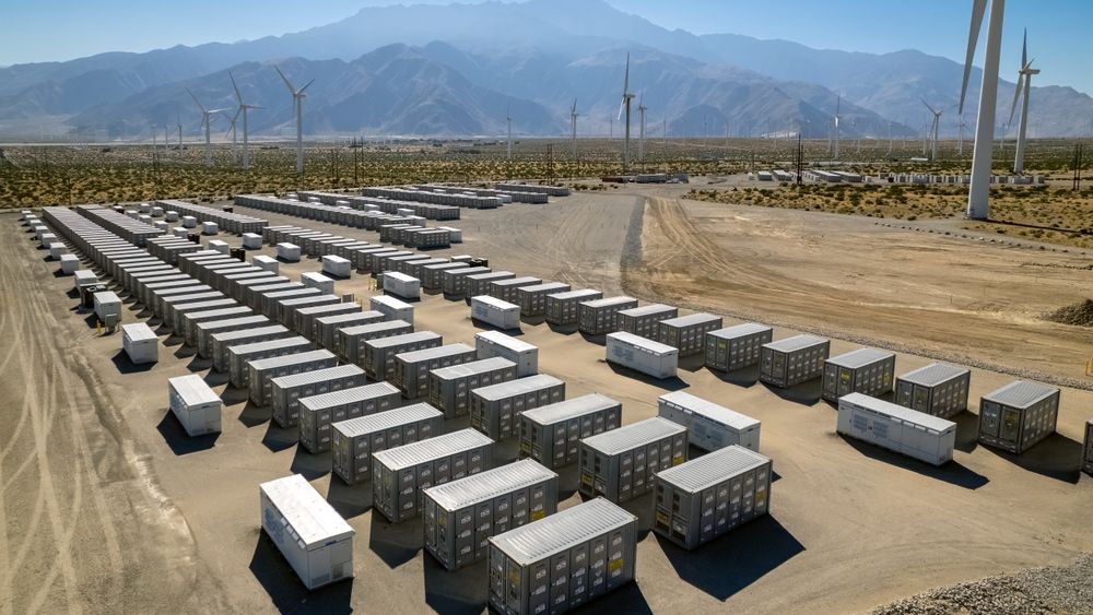 Stocarea energiei în baterii în SUA va depăși anul acesta toată puterea instalată în România