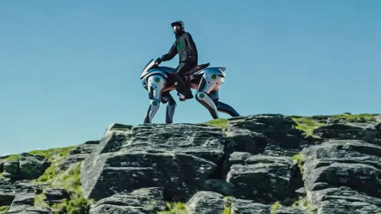 [VIDEO] Cum arată „motocicleta” Kawasaki cu patru picioare. Este alimentată cu hidrogen