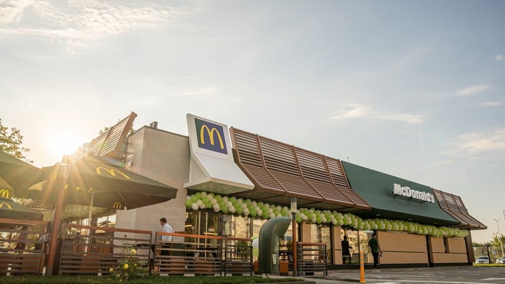 Noi angajări la McDonald's: sunt la mare căutare managerii