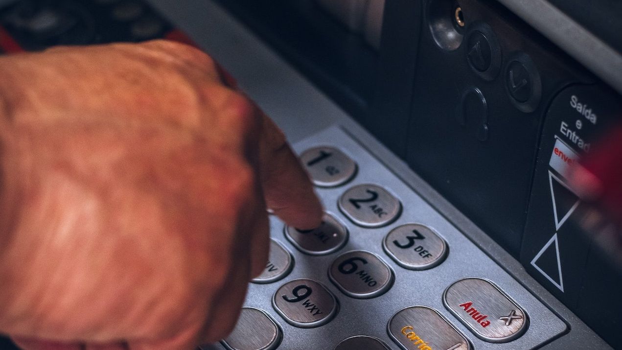 Banca Românească dispare. Toți clienții săi vor trece la EximBank, de la 3 ianuarie 2023