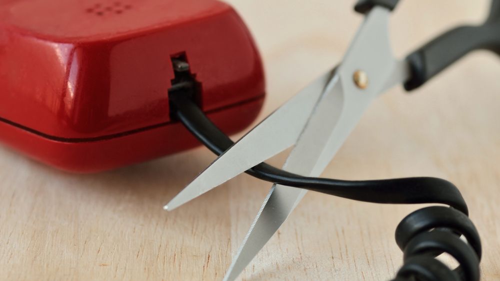 ANCOM obligă firmele de telecom să informeze clienții despre consumarea abonamentului și în legătură cu datoriile