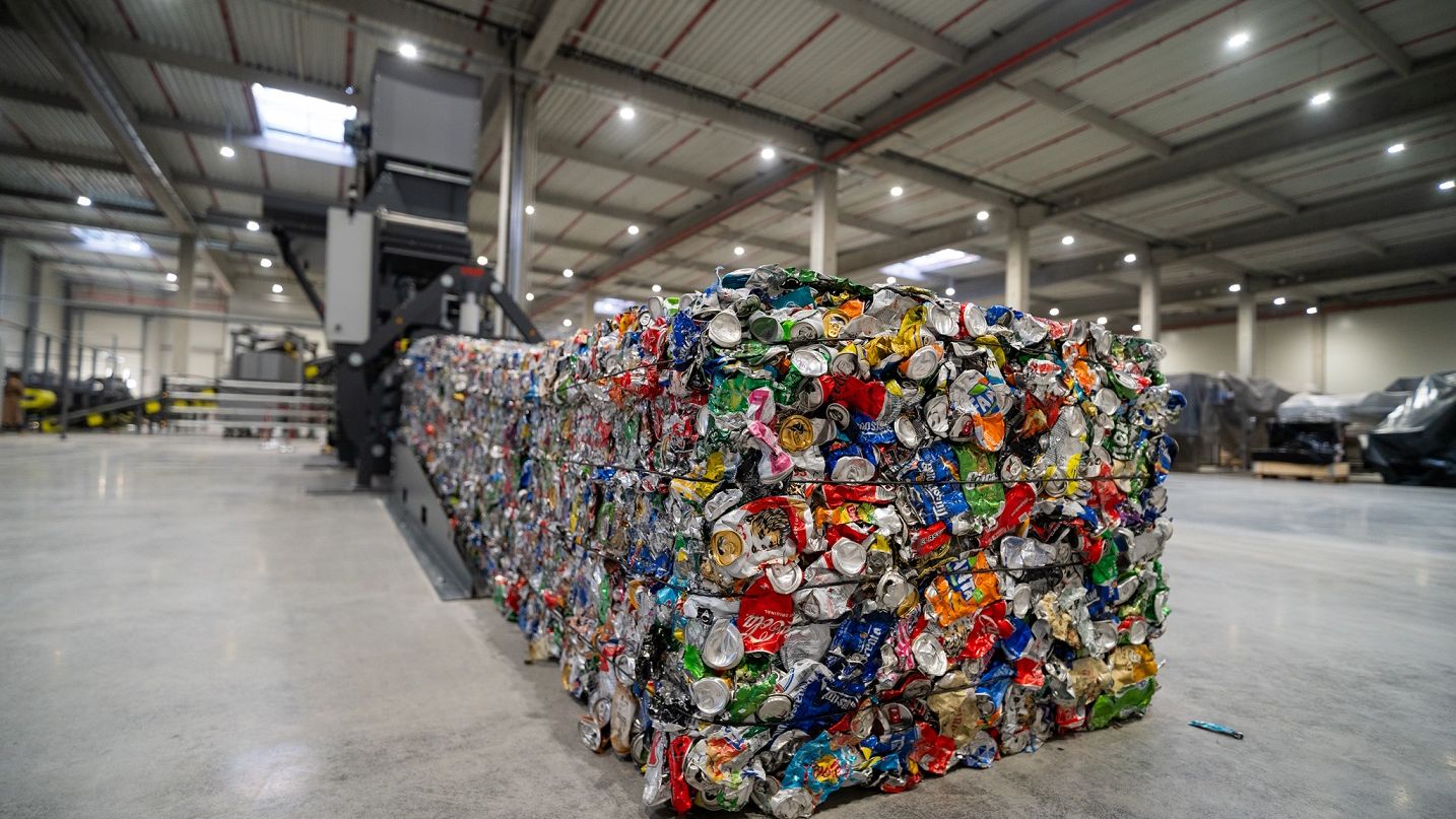 Primul centru regional de colectare RetuRO pentru sistemul garanției de 50 de bani a fost deschis la Bonțida. GALERIE FOTO