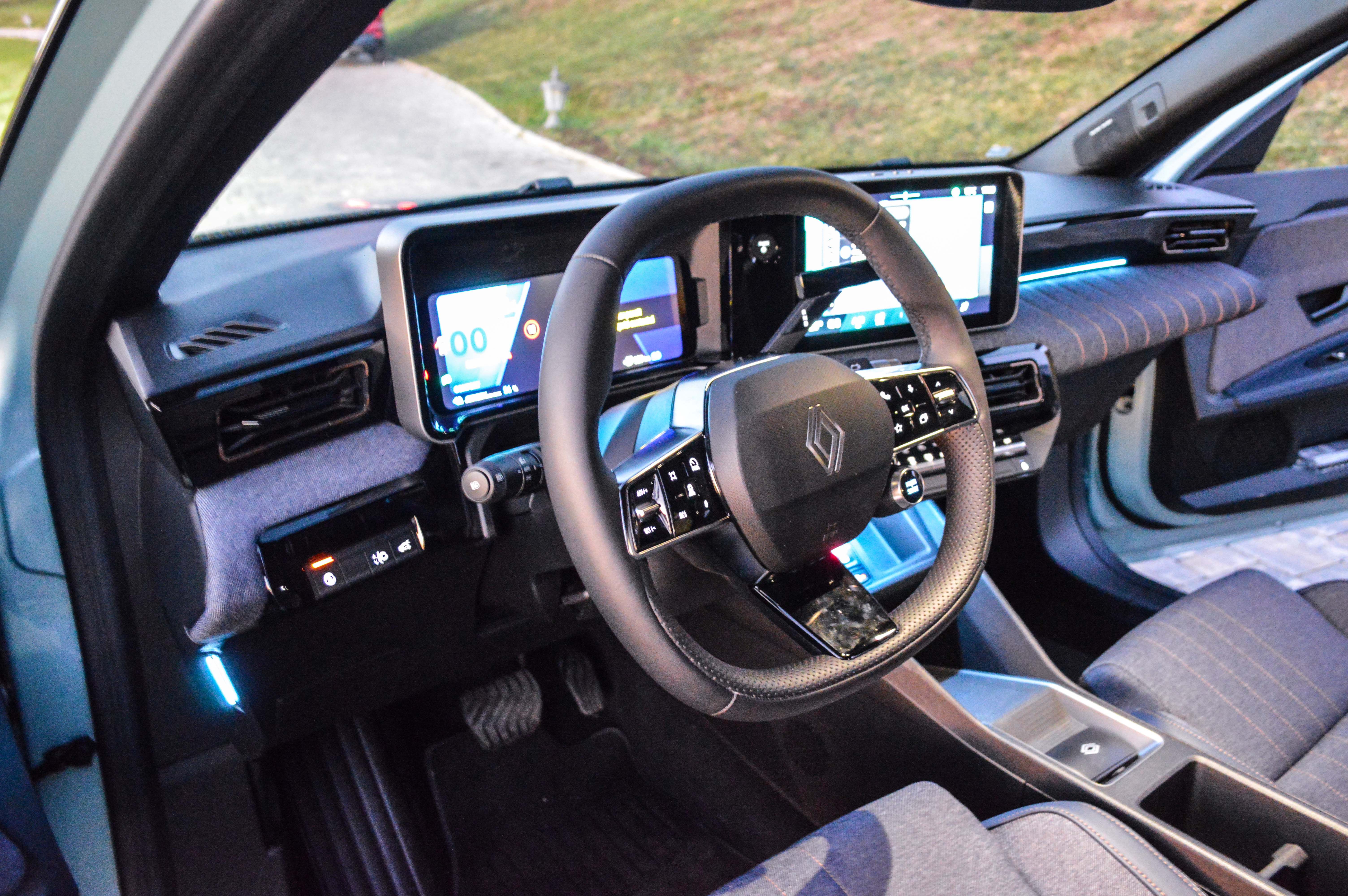 FOTO | Prim contact cu Renault Austral și Renault 4: Lumea nouă și lumea veche - Poza 58