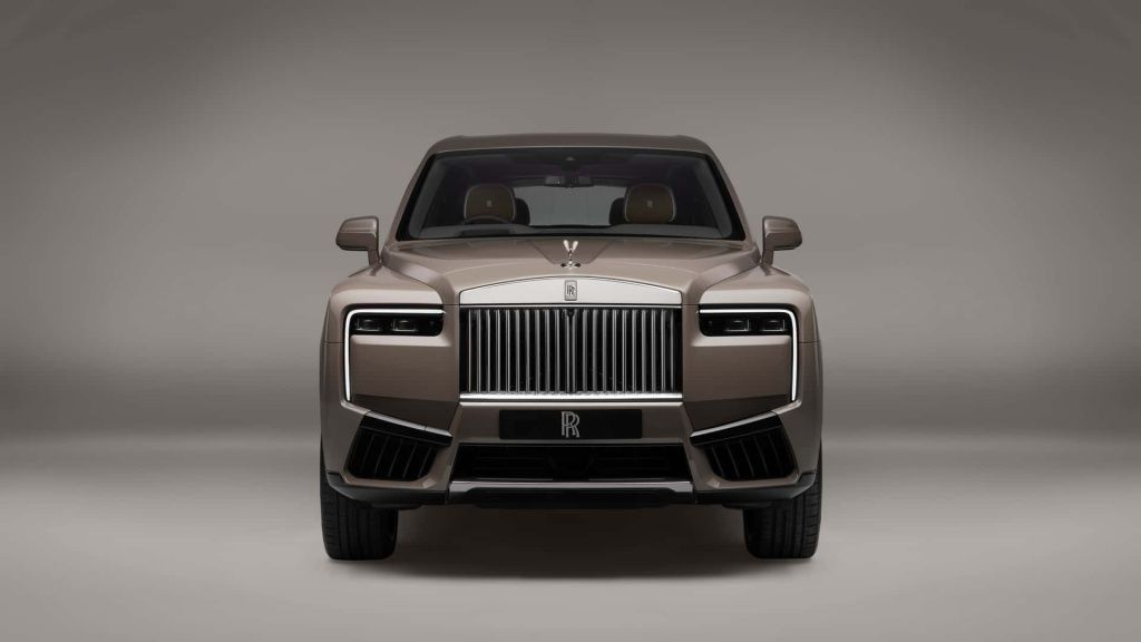 GALERIE FOTO | Rolls-Royce a prezentat facelift-ul pentru SUV-ul de lux Cullinan - Imagine 1