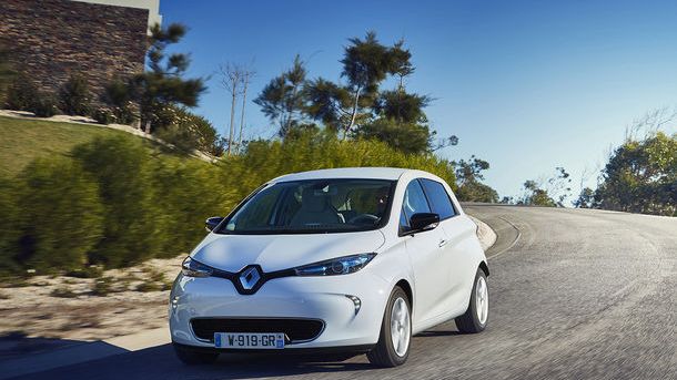 Renault dezvolta un sistem de stocare a energiei din baterii pentru masini electrice: acesta va asigura consumul unui oras cu 5.000 de locuitori