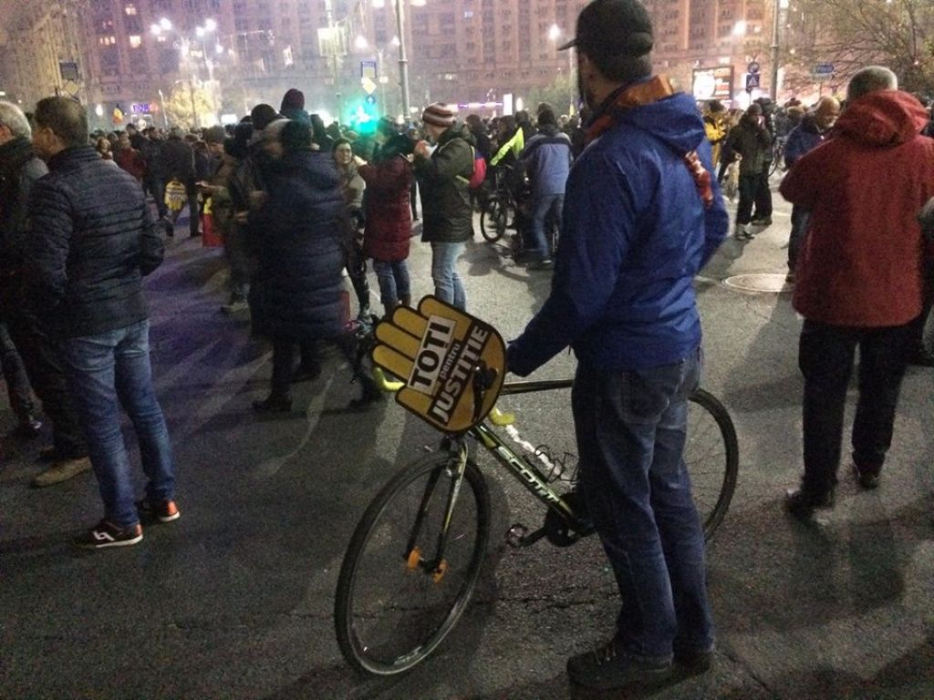Proteste la Piata Victoriei - Imagine 10